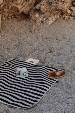 Logotrade ärikingitused pilt: VINGA Alba GRS RPET piknikutekk väike